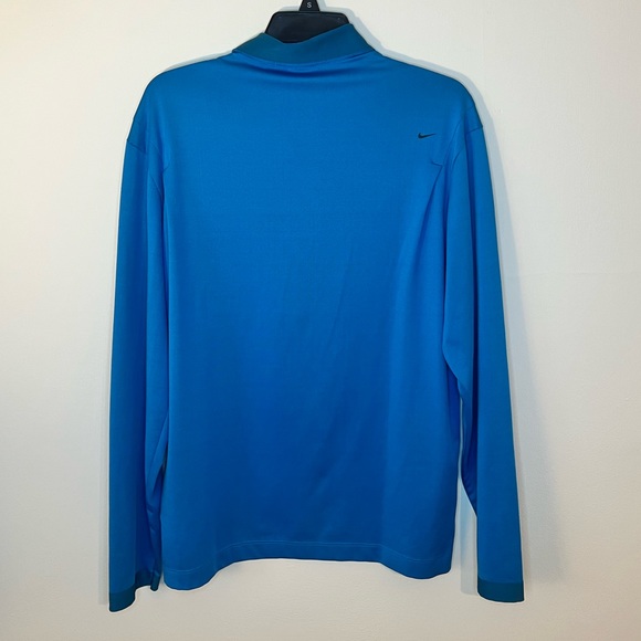 Nike TW Platinum shirt Tagged Large fits like a Medium - Picture 2 of 3